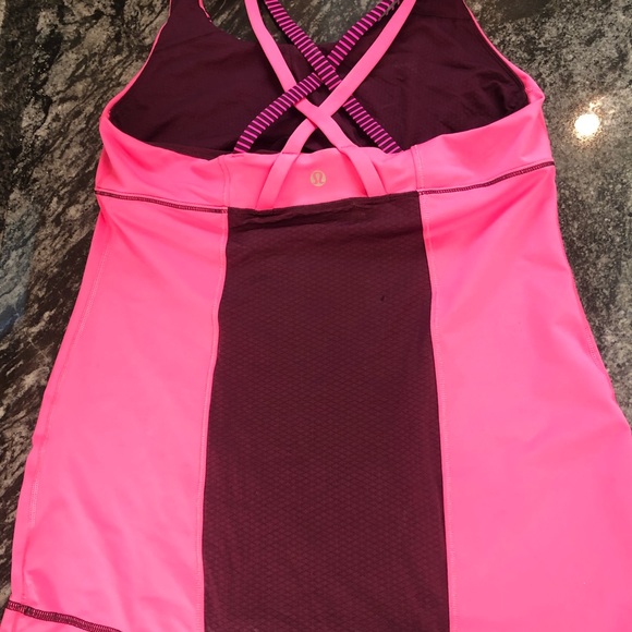 Lululemon top . Size 6 color block. - Picture 4 of 5